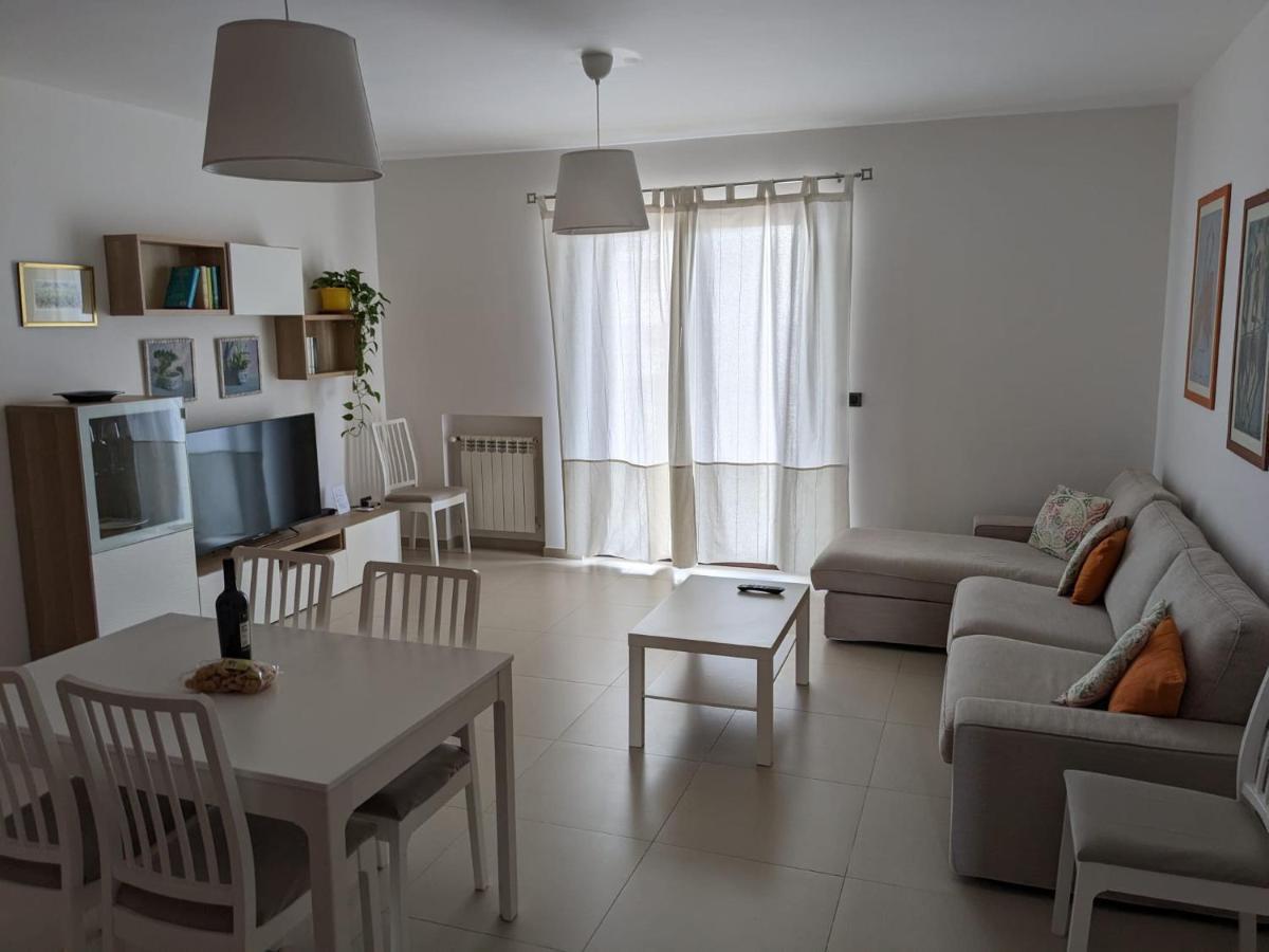 La Casa Dei Due Mari - Large Apartment With Parking Taranto Eksteriør billede