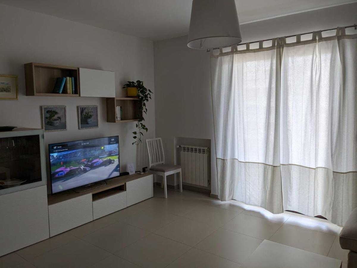 La Casa Dei Due Mari - Large Apartment With Parking Taranto Eksteriør billede