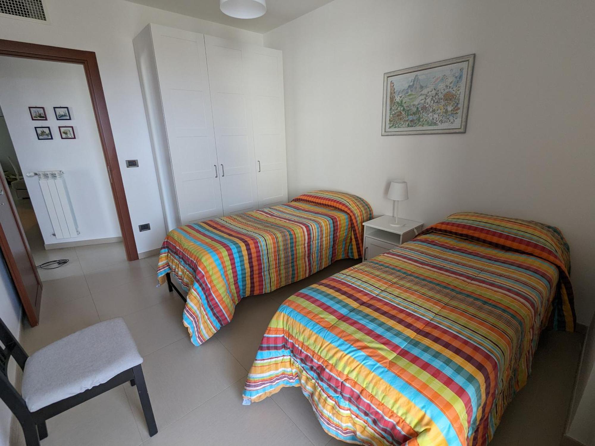 La Casa Dei Due Mari - Large Apartment With Parking Taranto Eksteriør billede